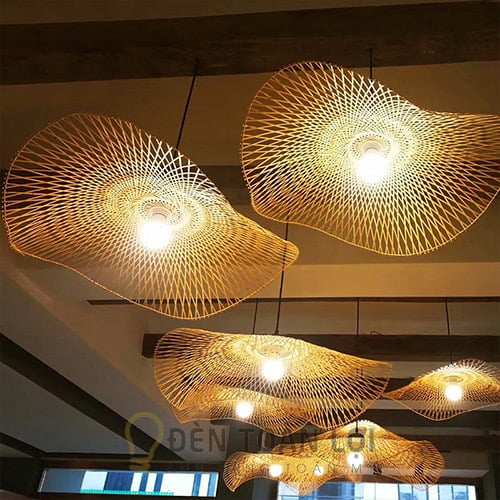 Đèn Mây Tre: Mẫu đèn nan tre đan hình lá sen trang trí quán ăn